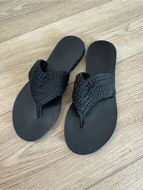 Maria Farro Black leather and Crochet Toe-Post Sandals